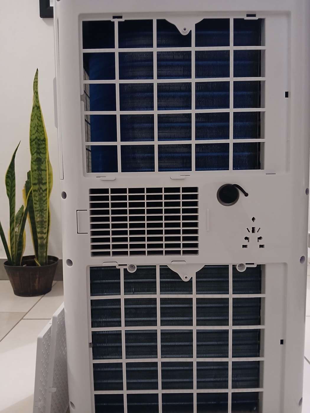 Portable air conditioner photo 1