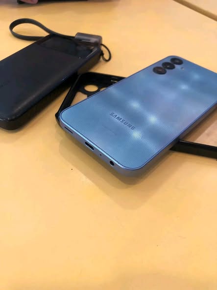 Samsung galaxy A25 5G 128GB photo 3