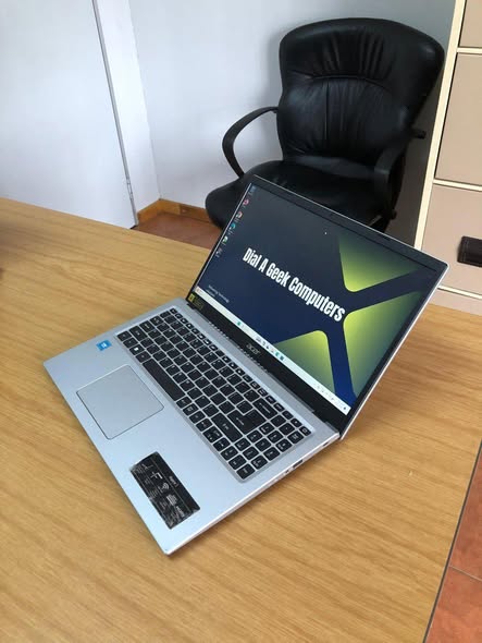 Laptop photo 2