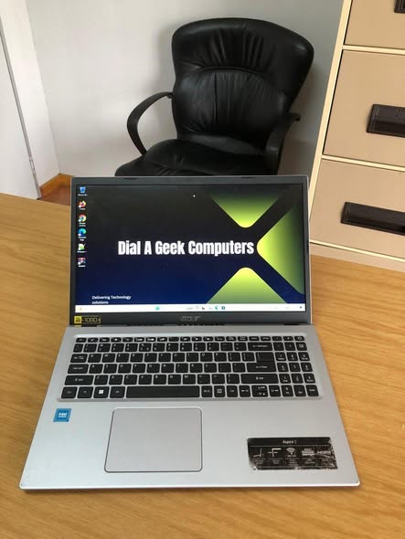Laptop photo 3