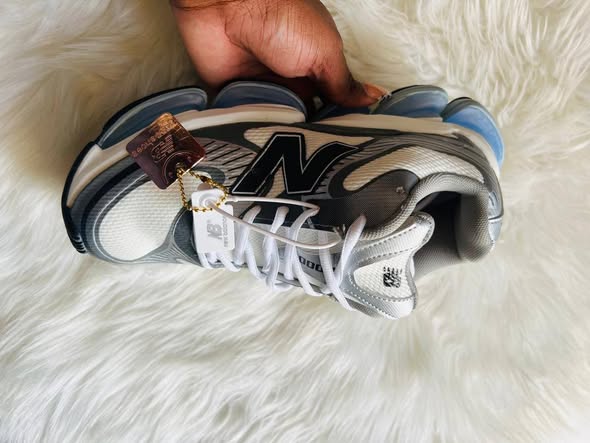 NEW BALANCES photo 1