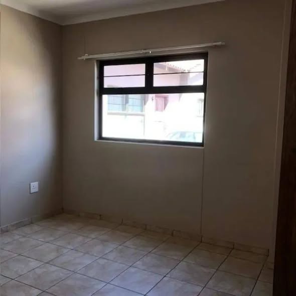 Flat For Sale photo 4