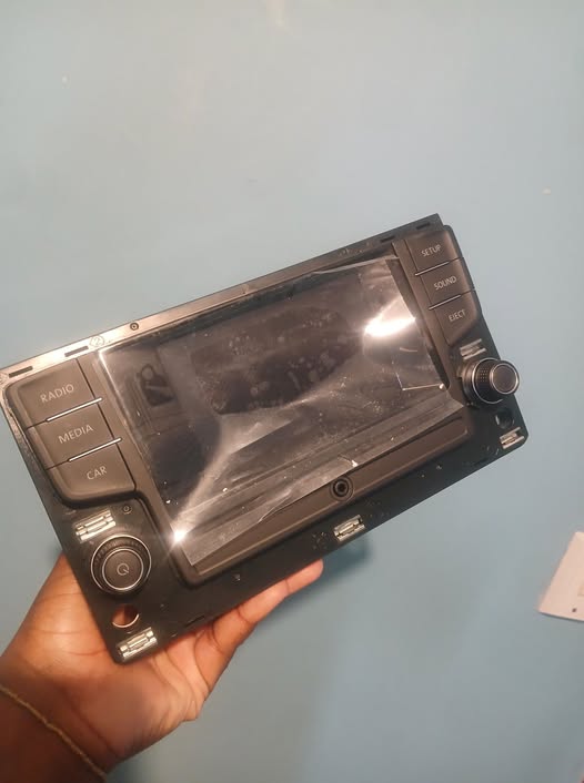 Volkswagen Bluetooth radio photo 1