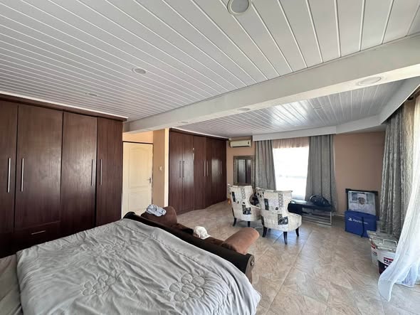 Home for sale photo 4