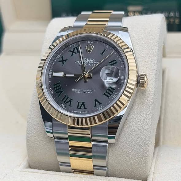 Luxury watch photo 4
