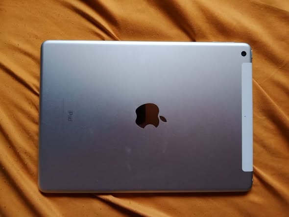 Ipad 6th generation photo 4