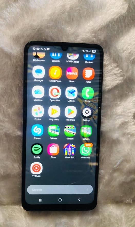 Samsung A05 photo 1