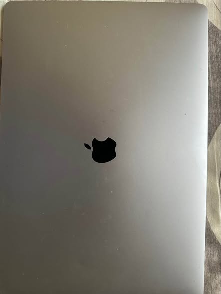 Mac book pro16 photo 1