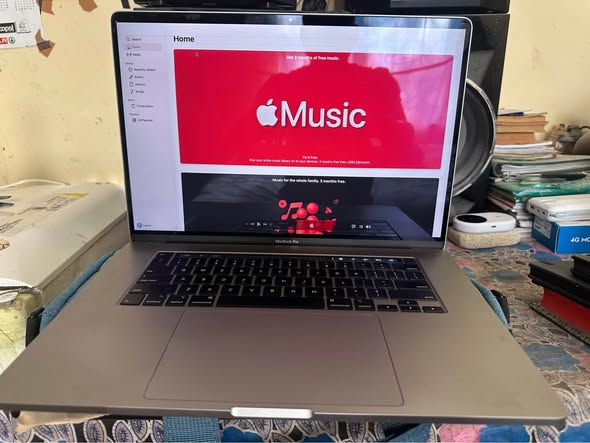 Mac book pro16 photo 2