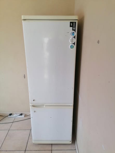 Defy Bottom freezer fridge photo 1