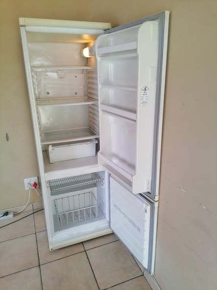 Defy Bottom freezer fridge photo 2