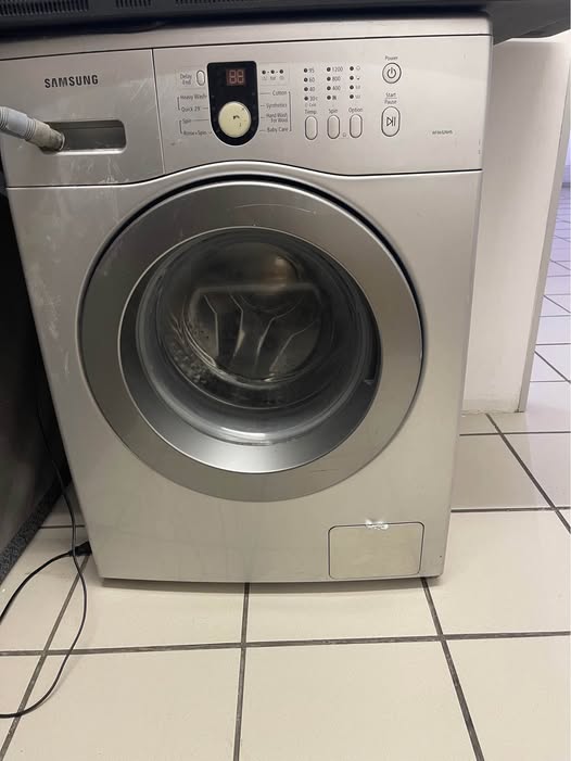 Samsung front loader washing machine photo 1