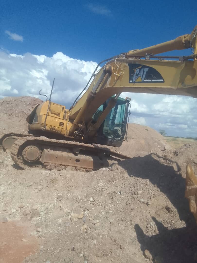 CAT 325C LME photo 1