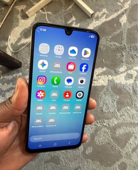 Samsung A17 128gig photo 2