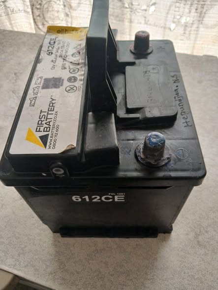 Car battery photo 1