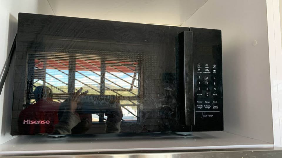 Hisense microwave photo 1