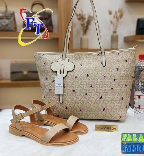 Handbags photo 3