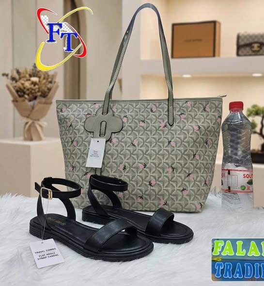 Handbags photo 2