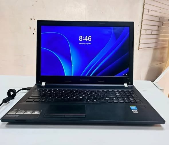 Lenovo laptop photo 3