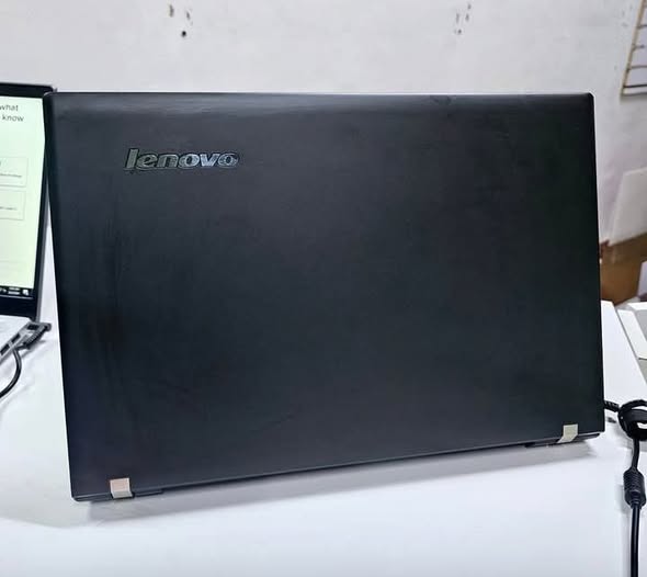 Lenovo laptop photo 4