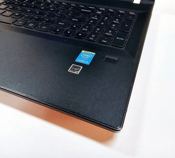 Lenovo laptop photo 2