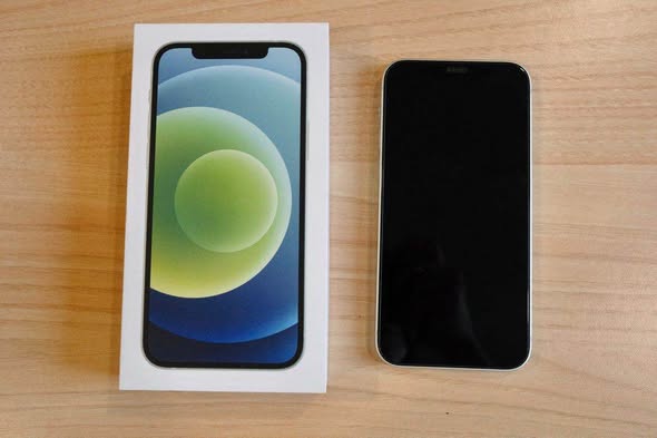 iPhone 12 photo 3