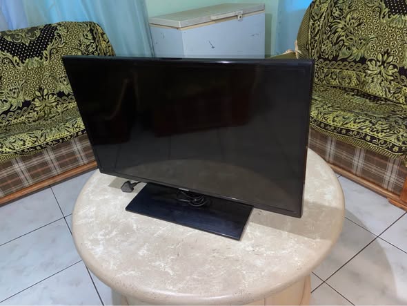 Samsung 32 inch normal TV photo 1