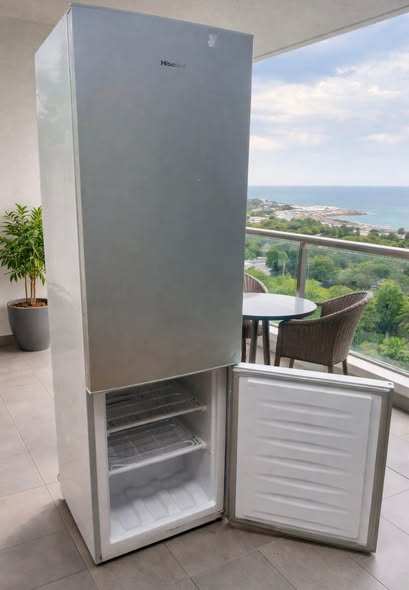 Hisense fridge and freezer photo 1