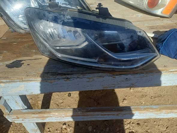 Polo 6 drive side headlight photo 1