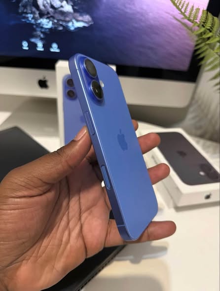 iPhone 16 plus 128GB photo 3