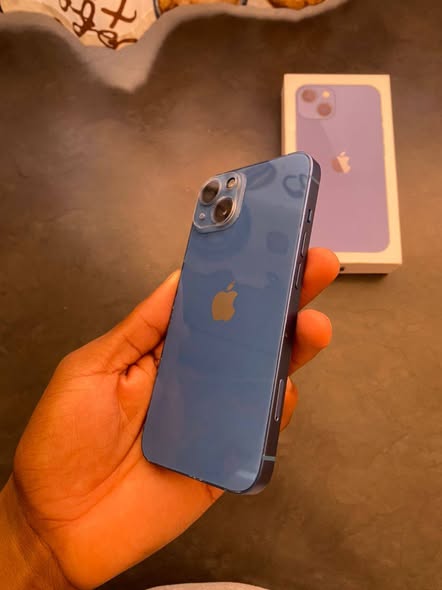iPhone 13 128GB photo 1