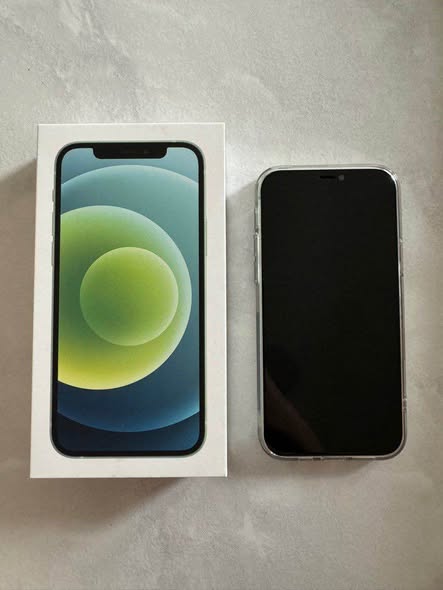iPhone 12 photo 1