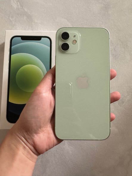 iPhone 12 photo 2