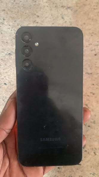 Samsung A24 photo 2