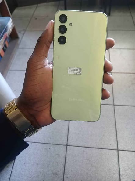 Samsung galaxy A24 photo 1