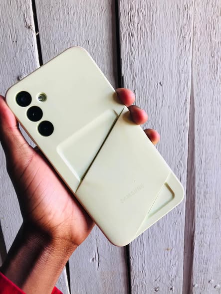 Samsung galaxy A24 128gig photo 3