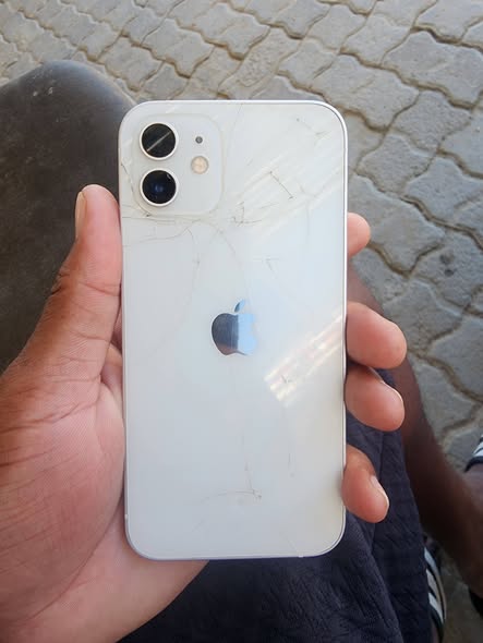 Iphone 12 photo 2