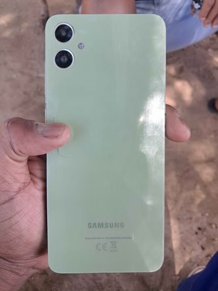 Samsung A05 photo 2