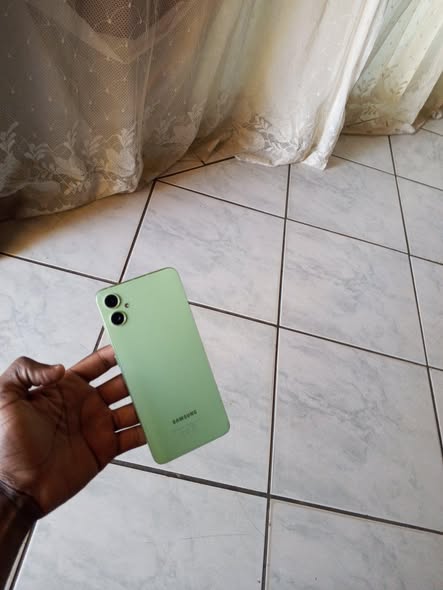 Samsung Galaxy A05 photo 2