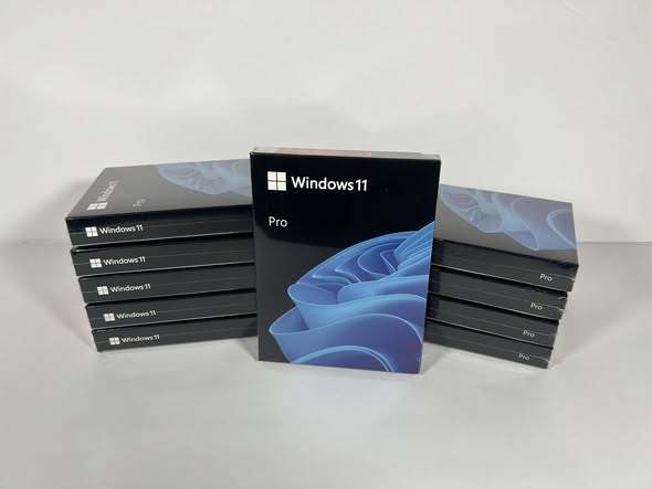 Microsoft Windows 11 Pro USB Box photo 1