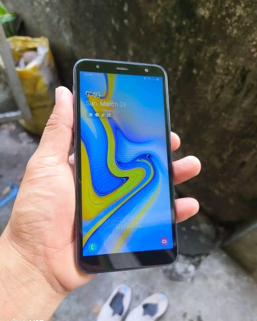 SAMSUNG J6 PLUS 32GB photo 1