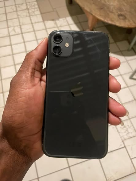 iPhone 11 128gb photo 4