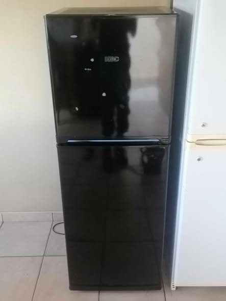KIC top freezer fridge photo 1