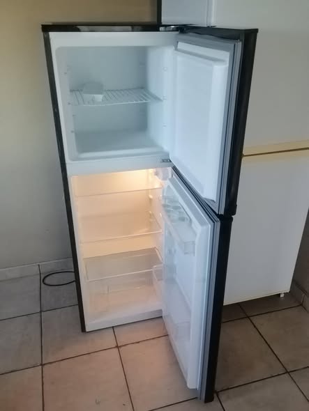 KIC top freezer fridge photo 2