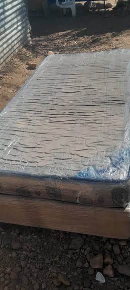 Single bed photo 3
