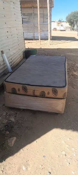 Single bed photo 4