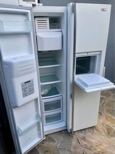 Icon Fridge photo 3