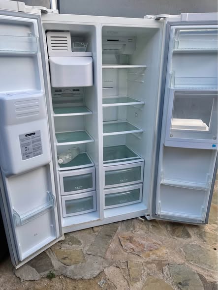 Icon Fridge photo 4