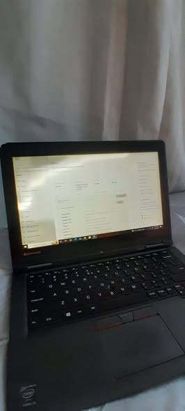 Lenovo laptop photo 3