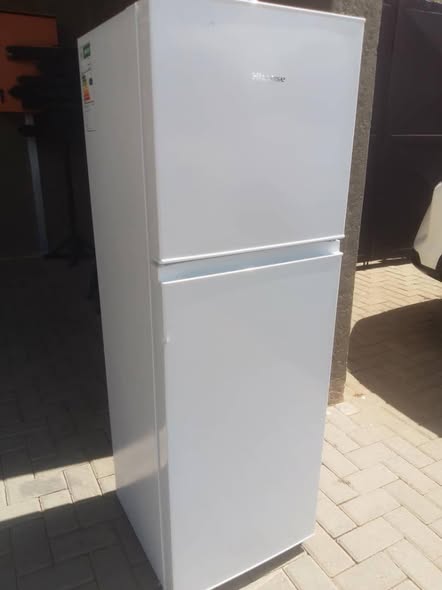 HISENSE FRIDGE photo 3